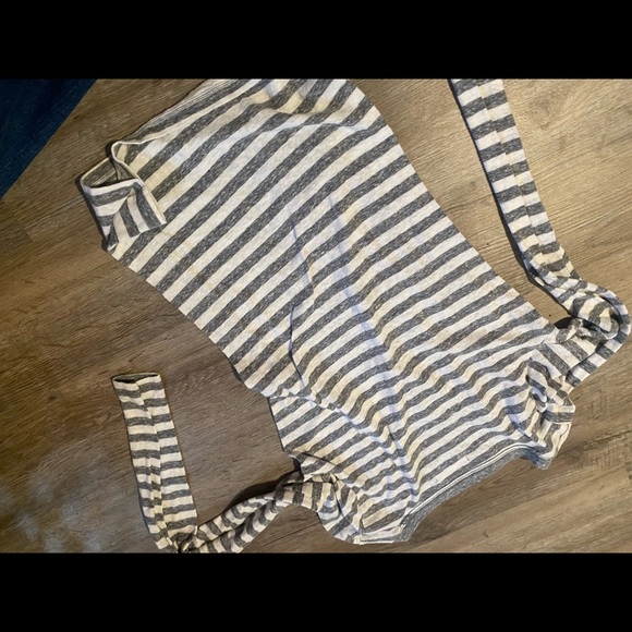 Womens size small long sleeve shirt - Picture 3 of 3